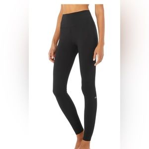 Alo black solid vapor legging Med